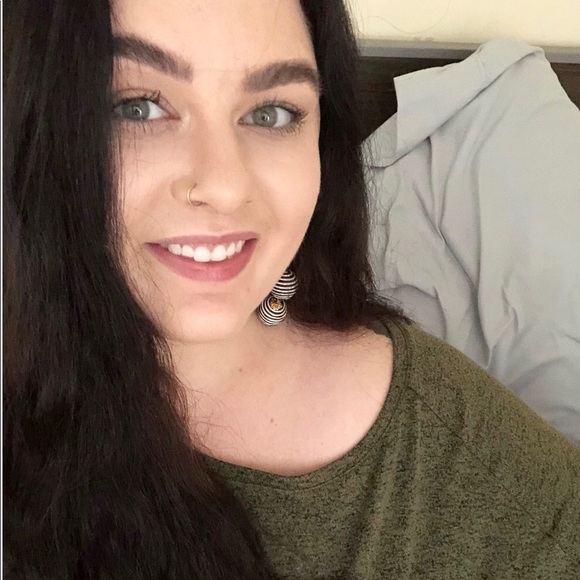 Meet your Posher, Erika - Picture 1 of 1